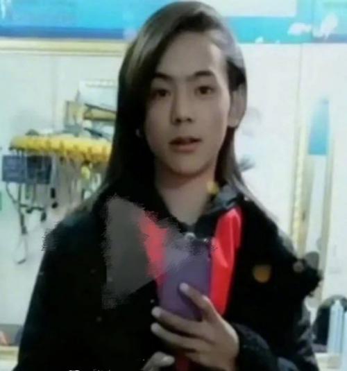 Ala的陪伴|丁真的颜值真不是盖的，纯天然的帅气，笑起来好治愈