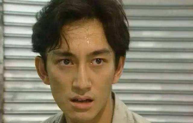 吴启华|吴启华：年轻时风流无数，现与前妻处成亲人，让女儿不缺爱