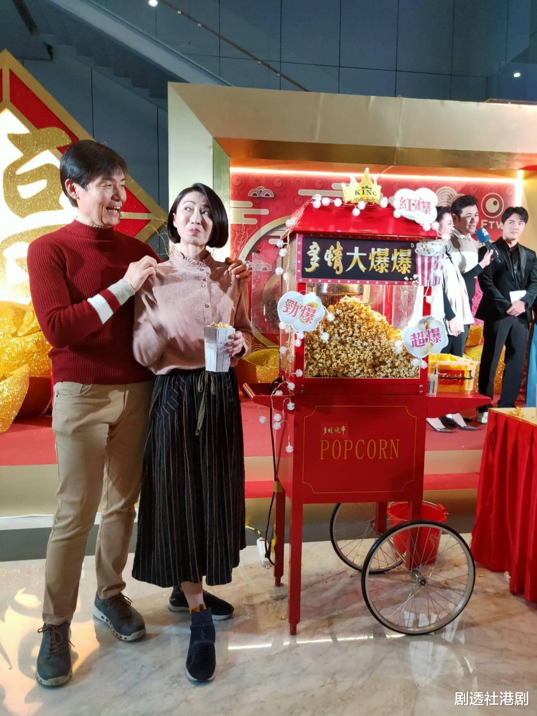 侯怡君|恭喜！43岁女星与66岁老戏骨登记结婚，将积极备孕，两人情牵20年