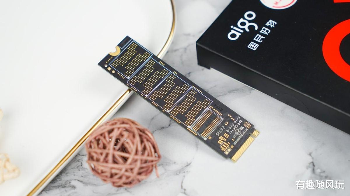 电池|高端固态硬盘强在哪儿？看看国产高端SSD表现如何