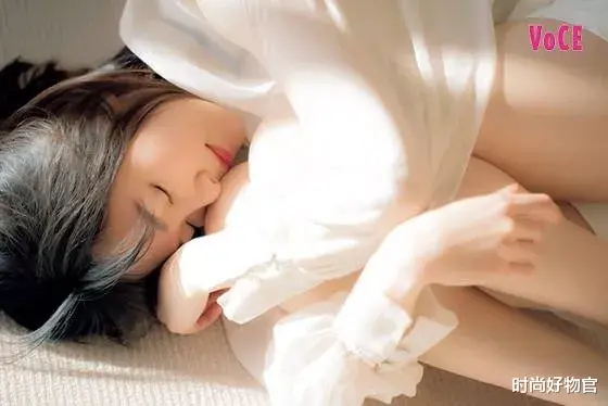 时尚好物官|范冰冰在越南高调复出，杂志封面依然美艳！这少女肌我酸了