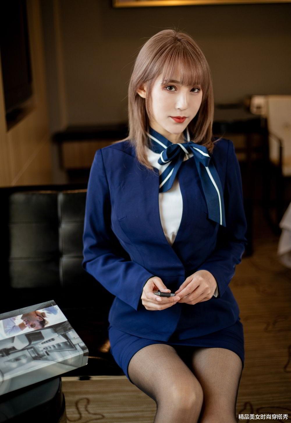 衬衫|蓝色套装内搭白色衬衫，简约干练有气质