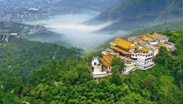 郴州 湖南的郴州，景色不输张家界的奇山，也不输桂林的秀水