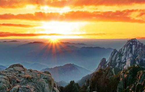 卜师傅八字命理|他这命中有财，又伤官生财，财富有源头，这一生必然不缺钱花