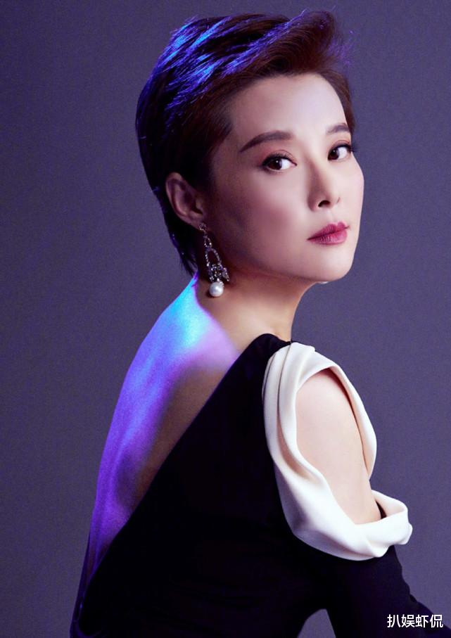 哈利·波特|袁立正面回应爆料事件：我啥都不知道，和路人一样是吃瓜群众