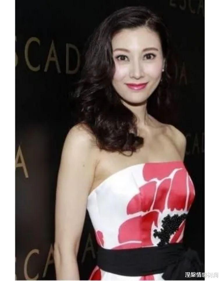 涅槃情感树洞|李嘉欣与10岁儿子嘴对嘴喂食引争议,富豪老公略显老态,淡定观望