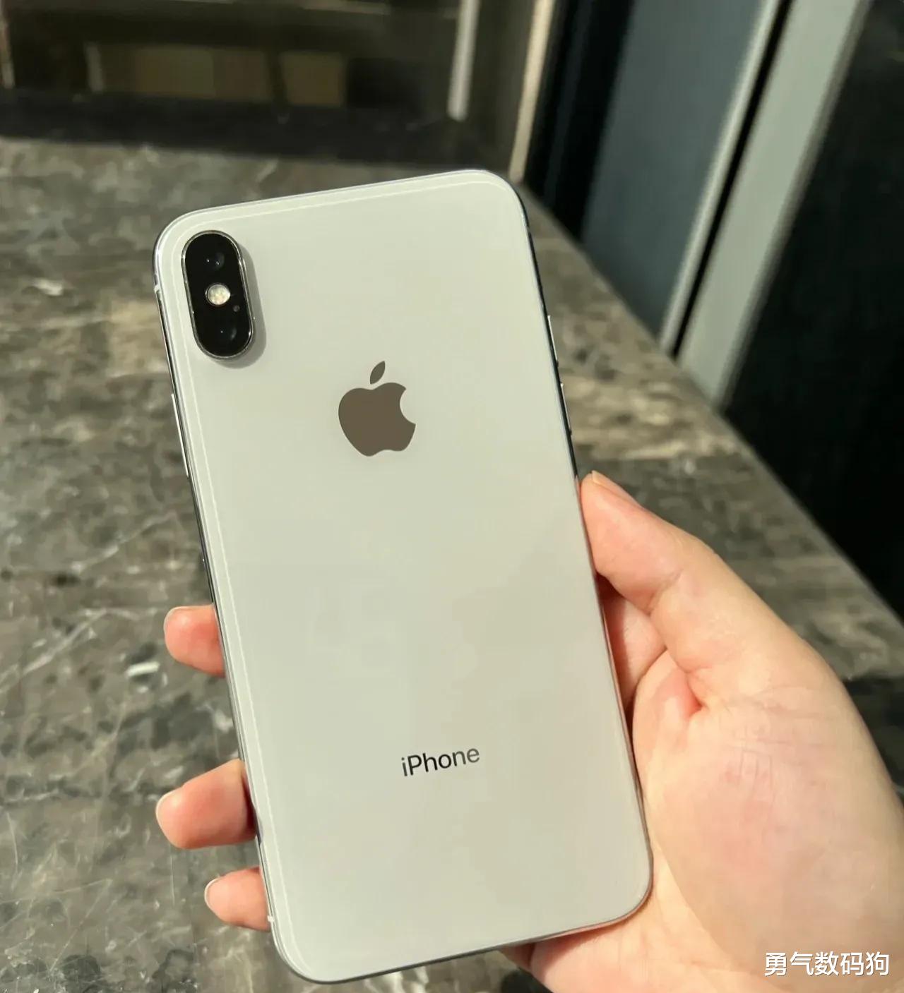 摄像头|当年起步价高达8388元的苹果X,现在还有多少人在用?