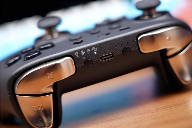 iqoo|完美解决任天堂手柄漂移问题,谷粒金刚2 PRO手柄值得你拥有