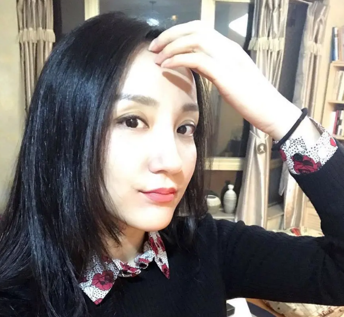 肖战|捧火景甜带飞肖战,堪称经纪人界“热巴”,这个张晶到底啥来头?