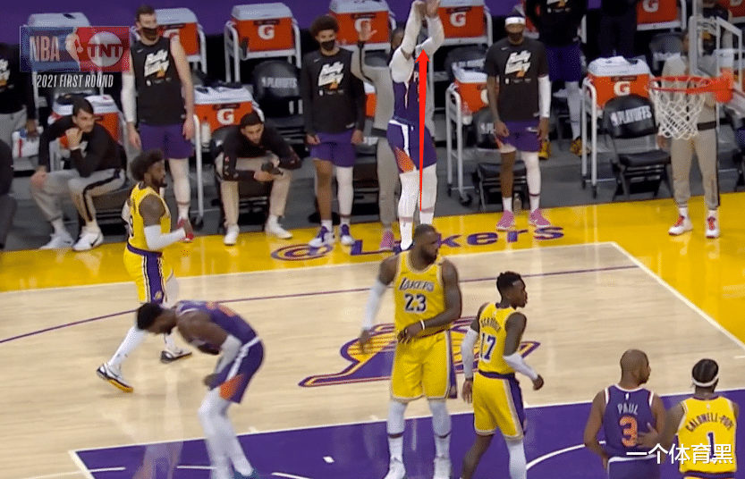 勒布朗·詹姆斯|这就是联盟第一人？生死战5次出现不防守，不是在卡篮板就是抱怨裁判