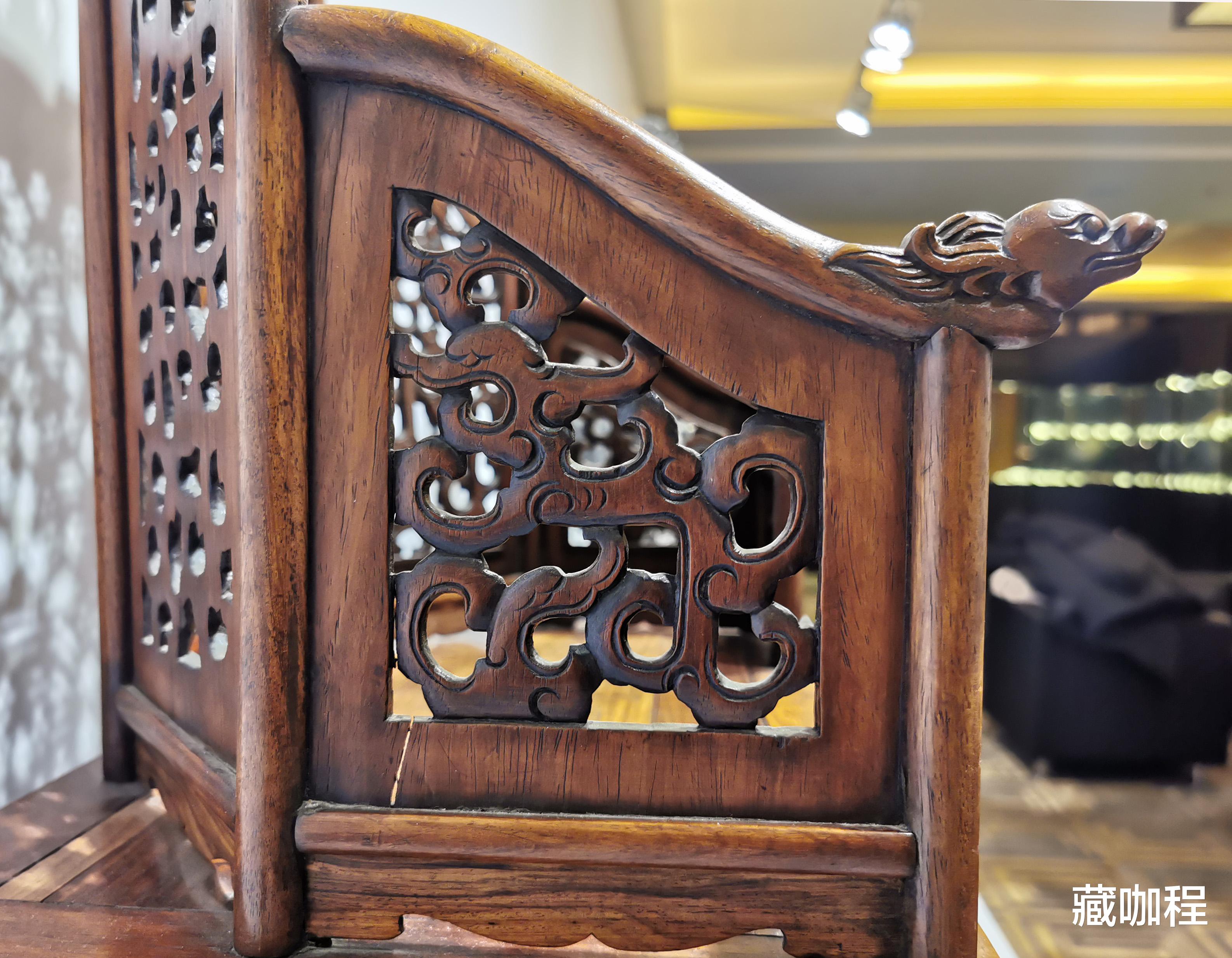 翡翠|?棕眼反差强烈，五屏风镜台是以为黄花梨