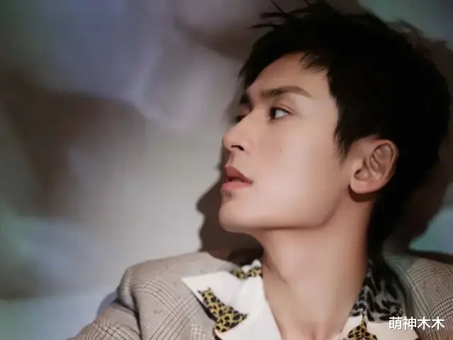 张哲瀚|张哲瀚27个代言全部掉光，被曝要赔上积蓄，走红四个月槽点太多