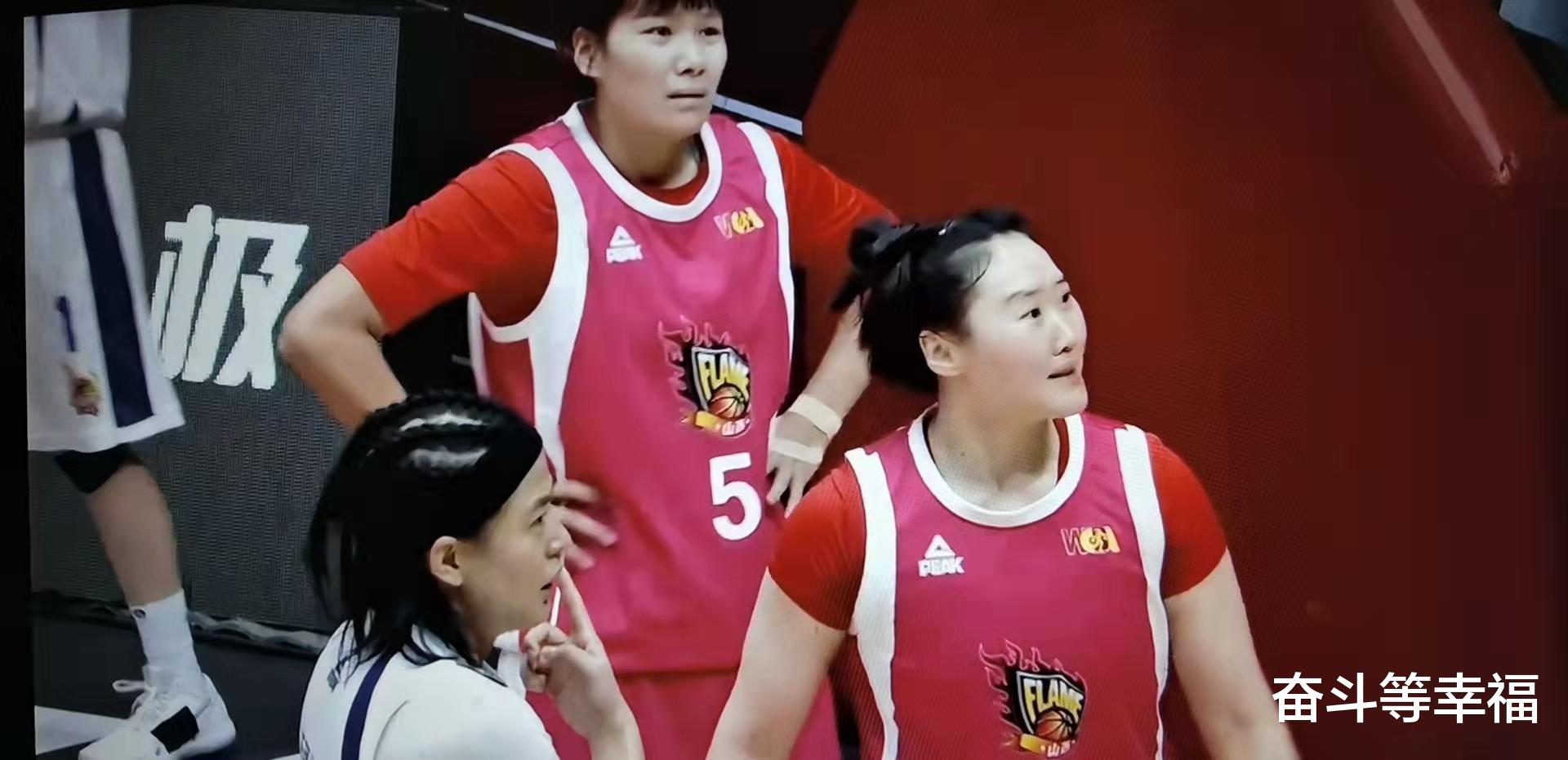 四川男籃|WCBA常規(guī)賽，王麗麗對(duì)話(huà)武桐桐，新疆女籃83比53戰(zhàn)勝山西女籃