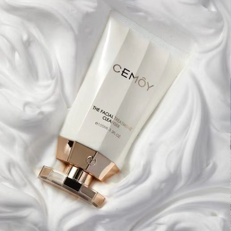 洗面奶 热门洗面奶：补水保湿，收缩毛孔，让你肌肤滑嫩嫩！