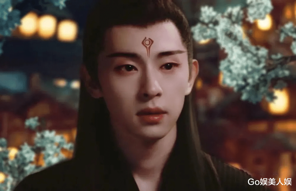 邓伦|长相评价两极分化严重，抛开《香蜜》滤镜，邓伦是帅还是丑?