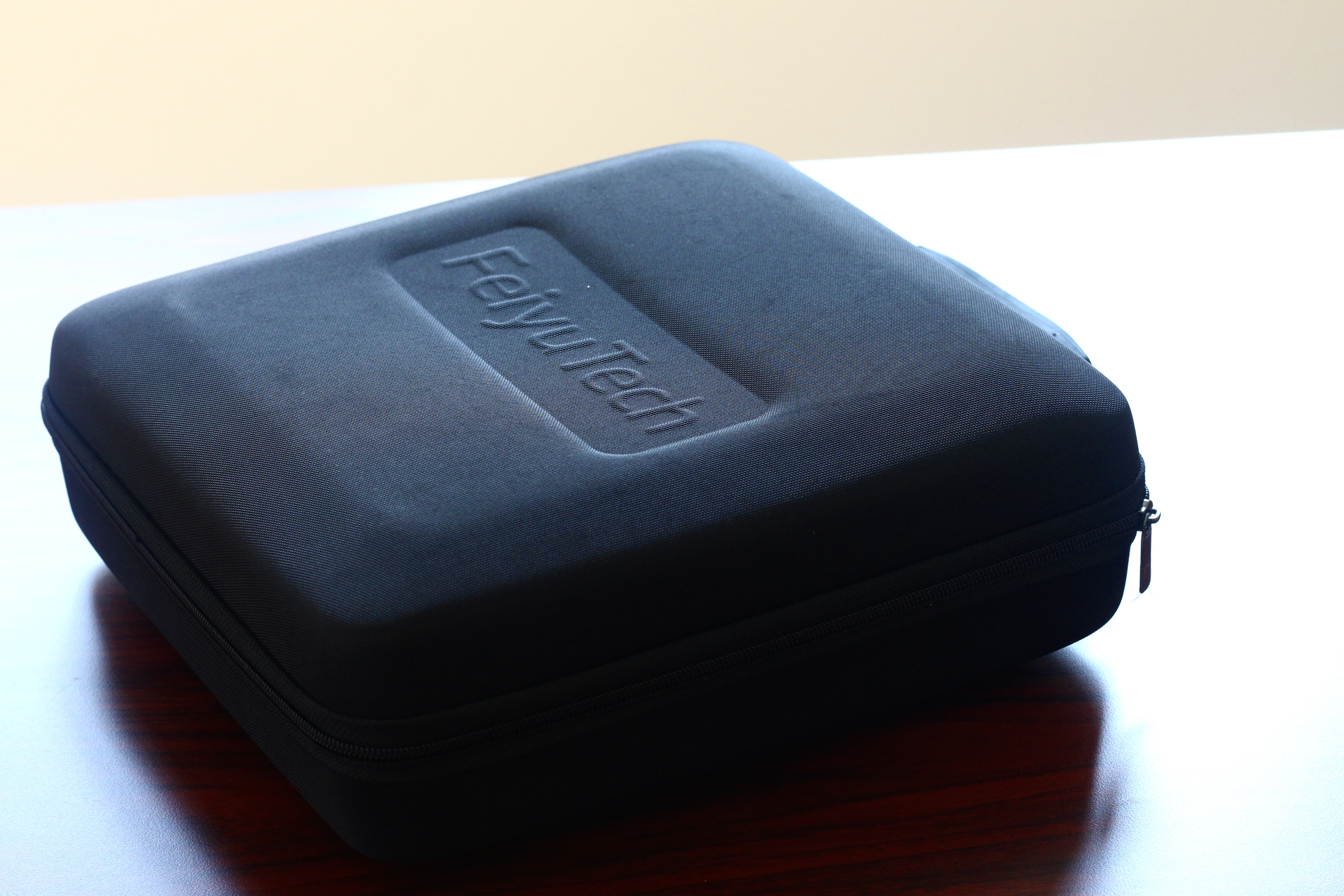  飞宇蝎子三轴相机手持稳定器体验：这是一款身怀绝技的稳定器