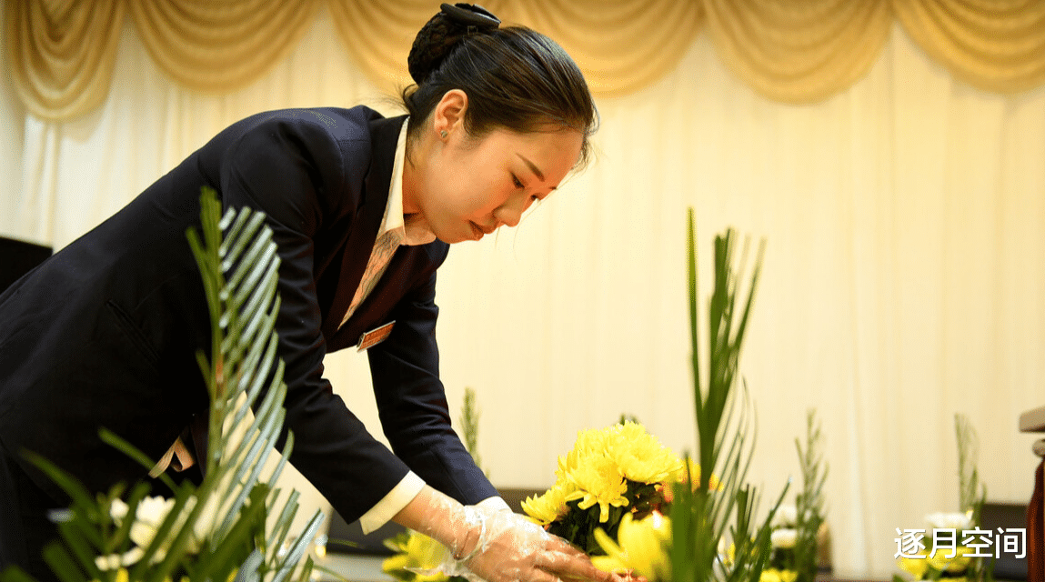 招聘|传说殡仪馆工作人员月薪两三万，却招聘难，是真的吗？不真实！