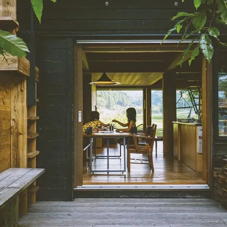 汇客廰文旅 夏听蝉鸣冬赏雪,这个男人携妻儿“躲到”乡下的田园生活羡煞旁人