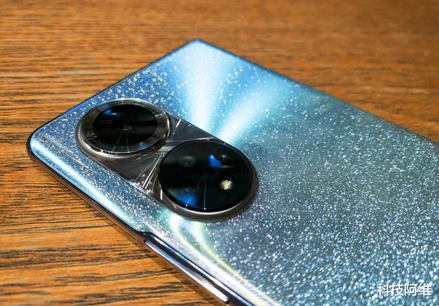 荣耀|一亿像素四摄+曲面屏，现已跌至3399元，100W快充手机加速让路