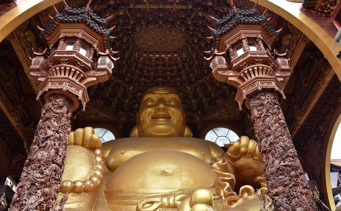 旅游那点事儿 广西一超奢华宫殿，花费近20亿元打造，却至今不知主人是谁