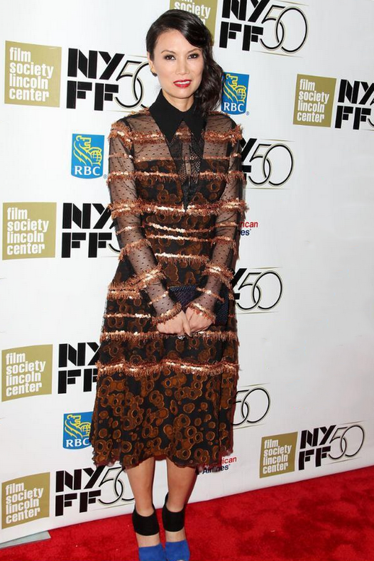 美人哒 服了邓文迪的审美，如此花哨的裙装都能穿出高级感，气质真不一般