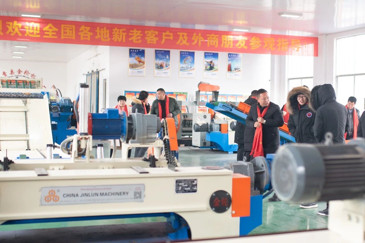 实木拼板容易开裂是什么原因？