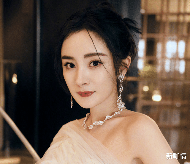 杨幂|杨幂旗下“四朵金花”，前三位在走下坡，最后一位却“扶摇直上”