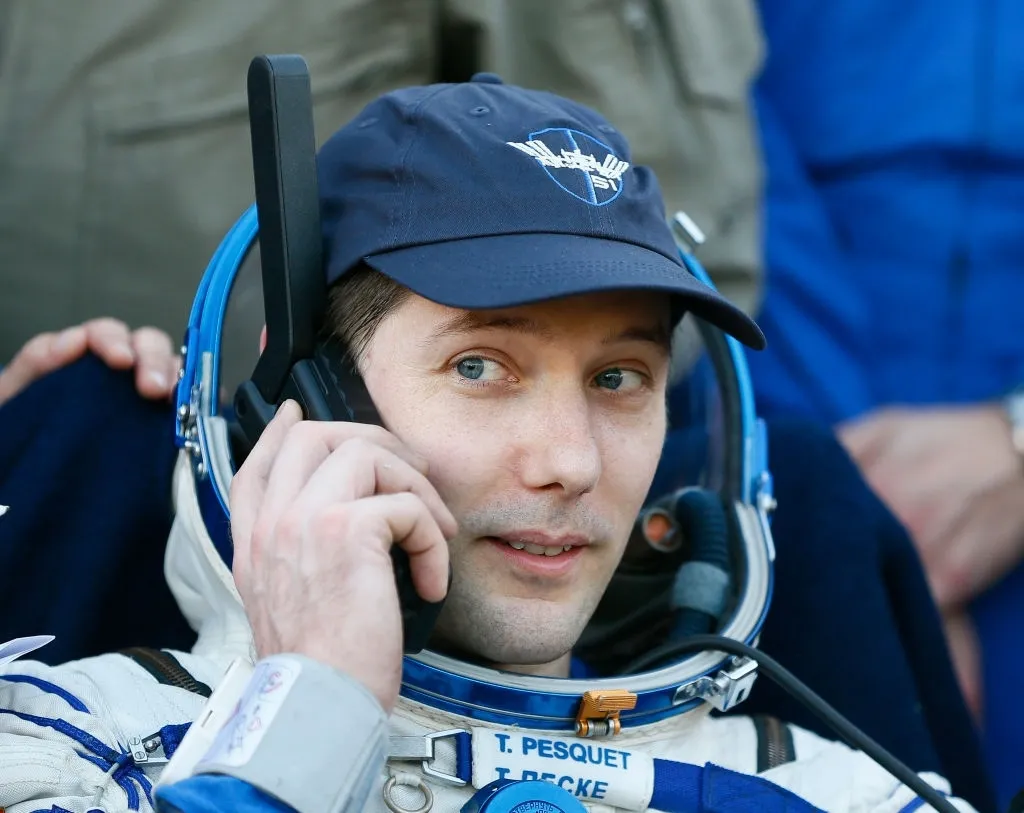 黏菌 8分钟迷倒全世界，最“性感”宇航员帅哭全网：法国人真TM浪漫！