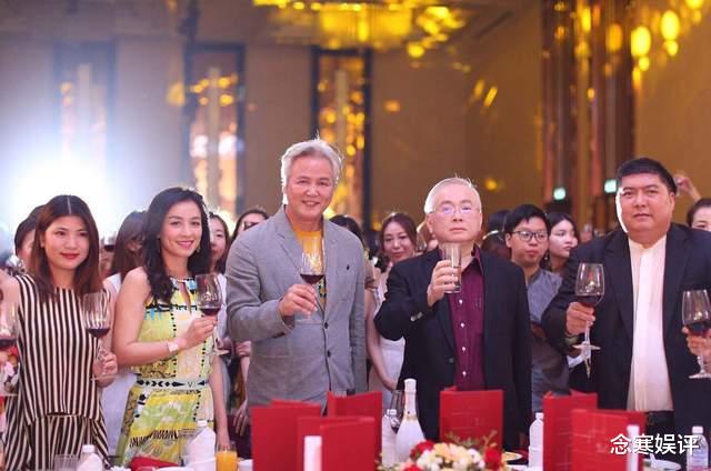 张庭|张庭夫妇出事后，有代理商求情说，他们穿十块钱衣服捐上千万善款