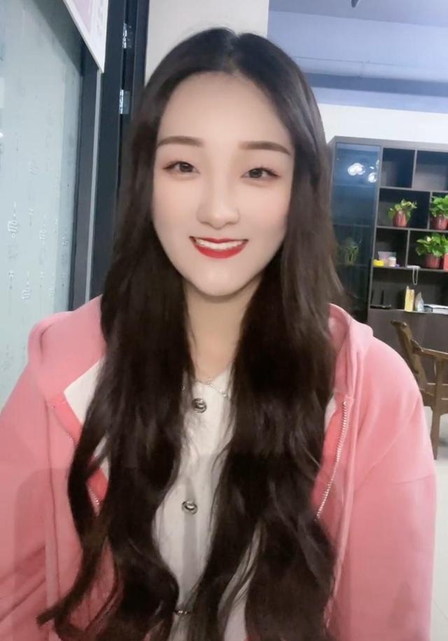 朱之文|女子开车上门表白朱小伟，门还没进，就遭大衣哥邻居怒怼