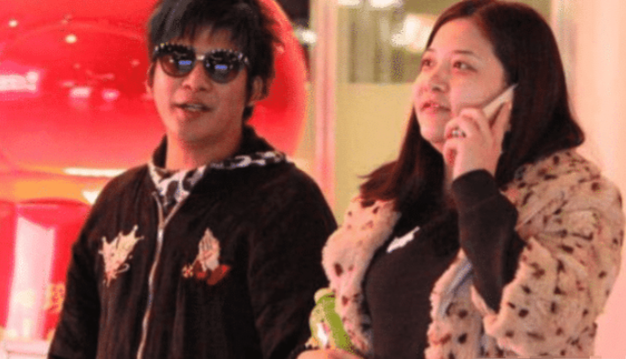 黄圣依|“睡”了自家经纪人的明星，黄圣依伍佰上榜，墙都不扶就服大张伟！