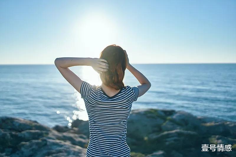 壹号情感|女人常做的三件事,暴露了“低贱”的特质,但愿你没有