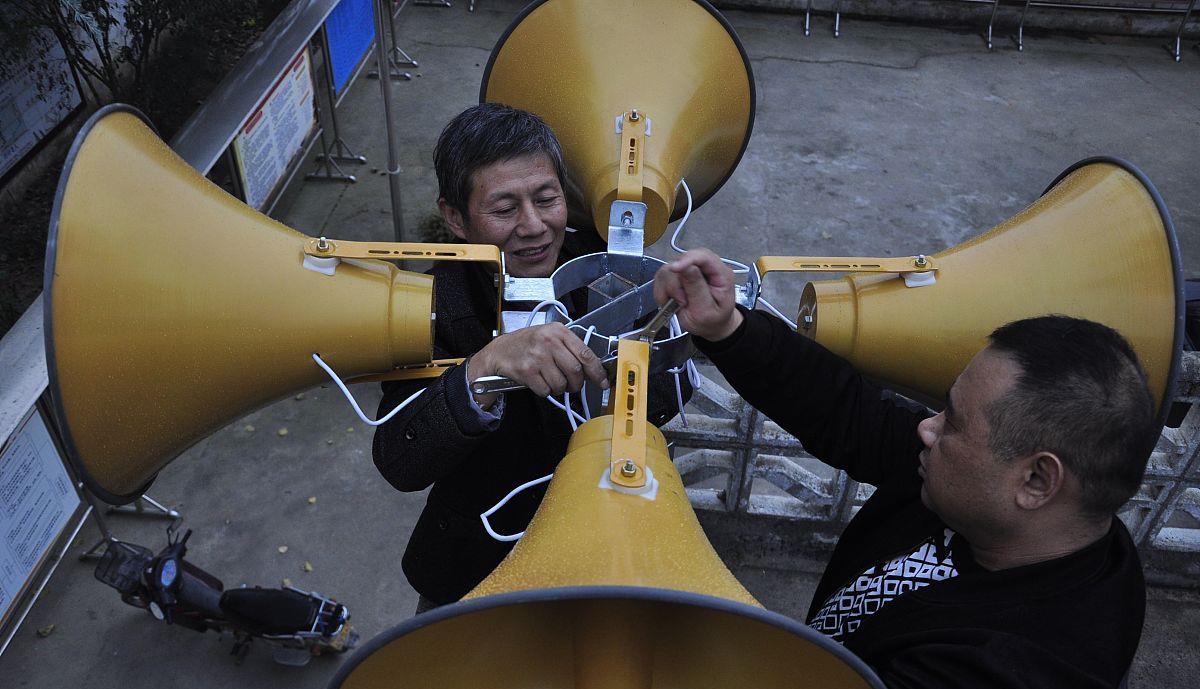 电子商务|“阿里女员工案”中王某文妻子深夜网络急发声、网友们发出多质疑