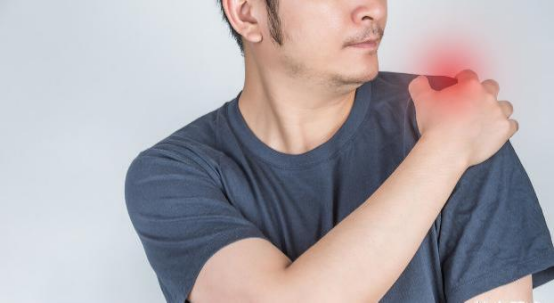 天天听健康 男子尿酸飚到800，遗憾离世！医生叹息：年纪轻轻，太过“放纵”