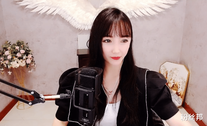 赵文静|离开你们这些“狗”，赵文静宣布永退YY，知道下一步路怎么走