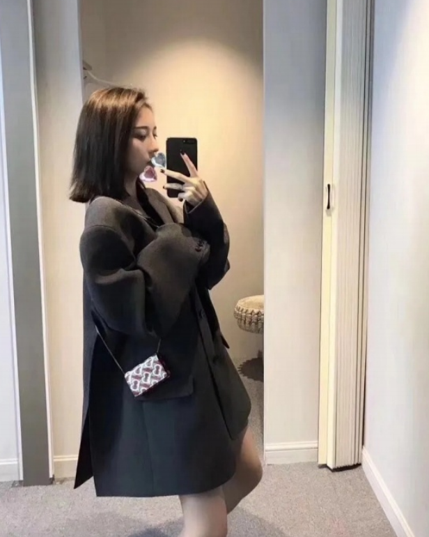 王思聪|网红项思醒订婚照曝光，看清未P图颜值：王思聪说的高端玩家就这？