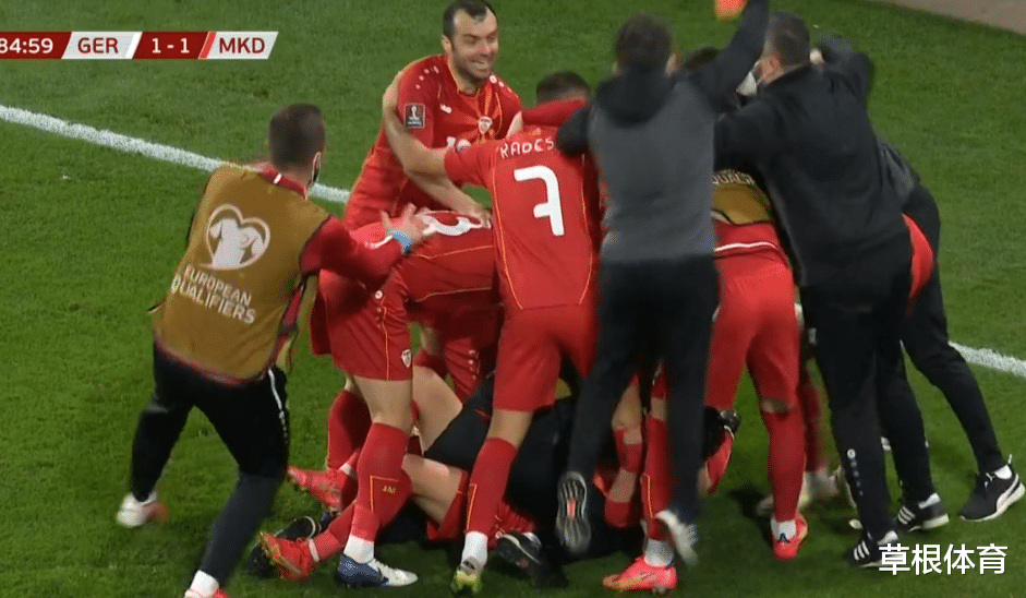 德國隊|2-1爆大冷！世界冠軍第84分鐘被絕殺，德國隊倒下，對手猶如奪冠