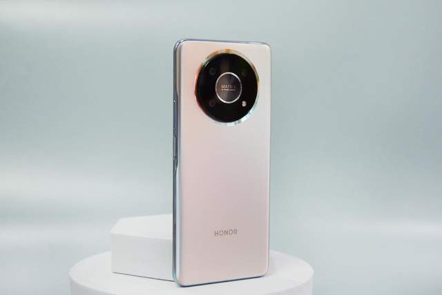 移動電源|1499元起步，榮耀X30真機上手，不吹不黑三個優點一個缺點