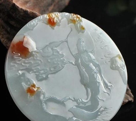 翡翠|翡翠中的洒金翡翠，珠光宝气好高级，咋形成的？