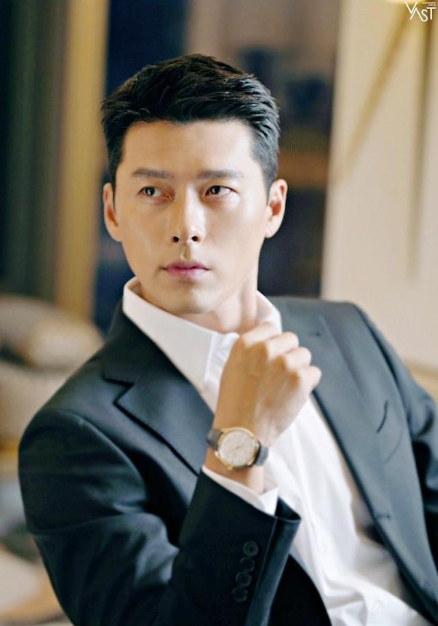 玄彬|玄彬2022年帅照释出！禁欲白西装VS坏坏黑皮衣，人格测验结果公开