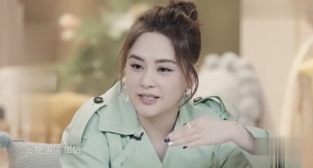 阿娇|阿娇离婚后胖出新高度，脖子几乎不见了，比同框的宁静大了一个码