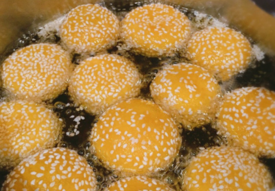 更年期|多名醫生來聯合呼吁停止食用，比碘鹽還升血壓，提醒爸媽：趁早撤下餐桌