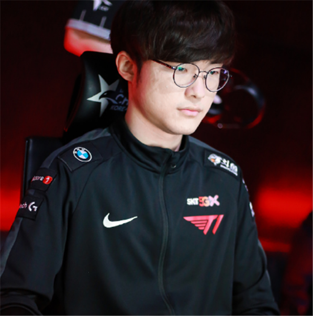 t1|faker收到迟来的道歉，曾多次挤占T1首发的中单：很荣幸也感谢哥