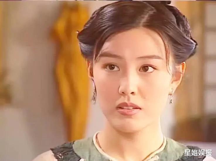 刑警|从刑警跨界当演员，被称为“内地第一绿叶美女”，她现又复出拍戏了