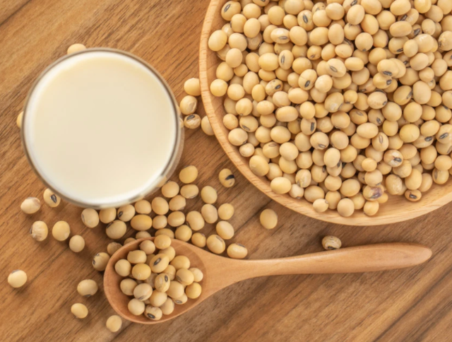 大肠癌|4种食物是“天然雌激素”，医生提醒：女性不妨尽情吃，显年轻