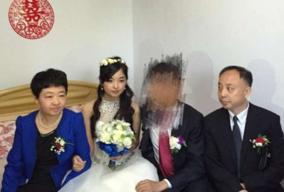 王冰冰|王冰冰遭人肉私生活曝光,四级考两次不过,曾和男友同居结过婚?