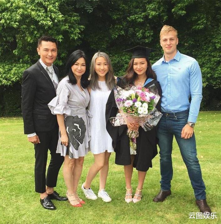 小三|关礼杰26岁女儿参选2021港姐！穿白色长裙现身，美貌出众艳压群芳