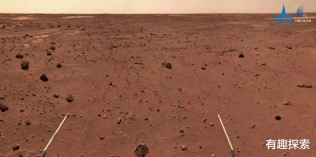 火星车 比美国毅力号还快？我国火星车向南行驶1064米，沿途看到了什么？