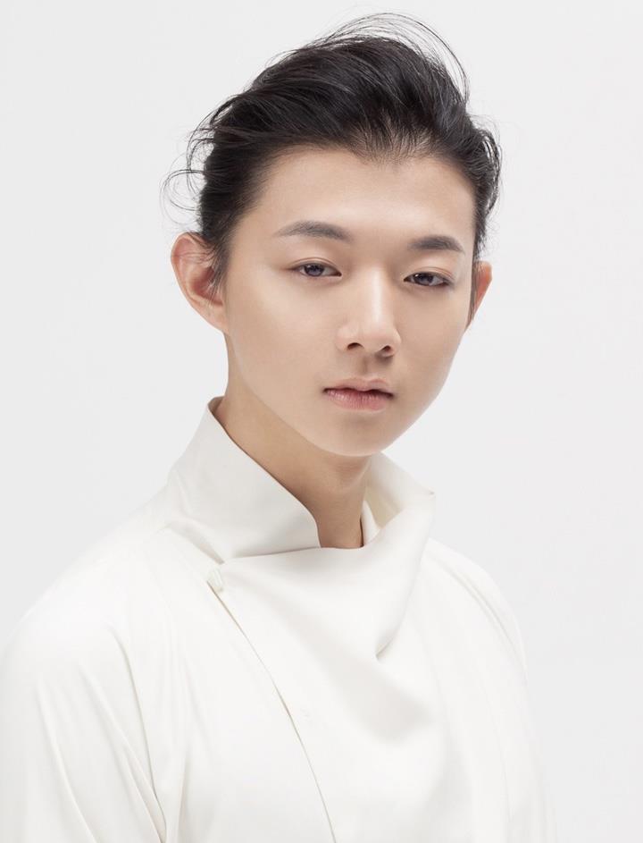 霍尊|霍尊回应与陈露恋情，网友：他回应了，又好像没回应