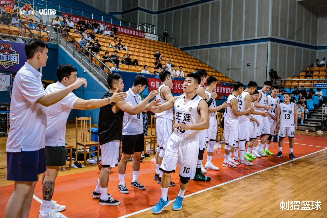 篮球|他们，一手打造顶级半职业俱乐部！让球员们有了一个家！